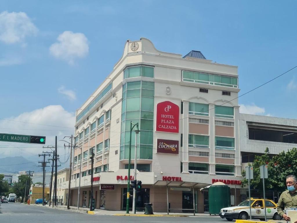 Vista Exterior Hotel Plaza Calzada