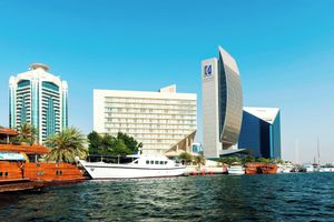 Alojamiento - Sheraton Dubai Creek Hotel & Towers