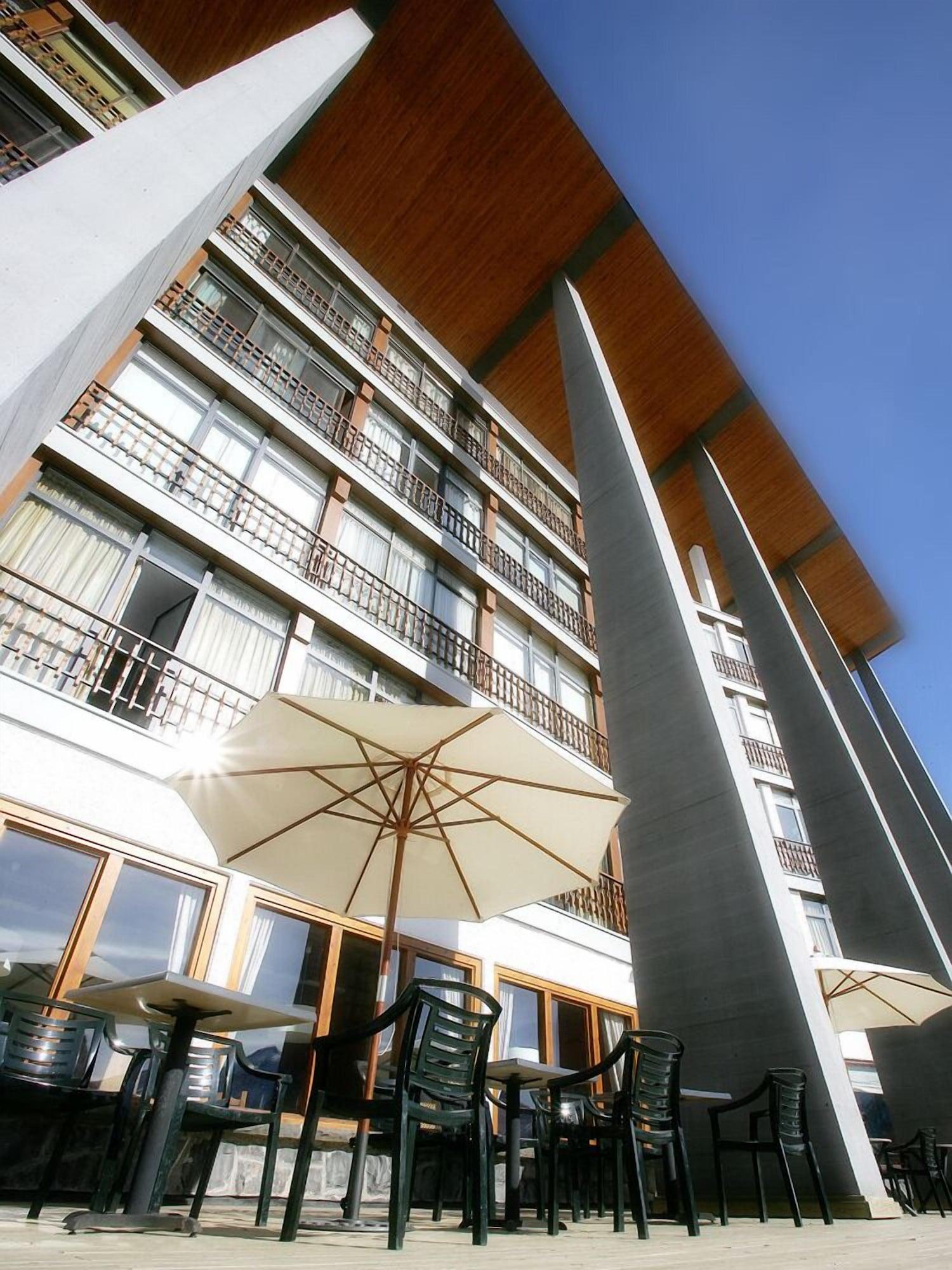 Vista Exterior Hotel Edelweiss Candanchu