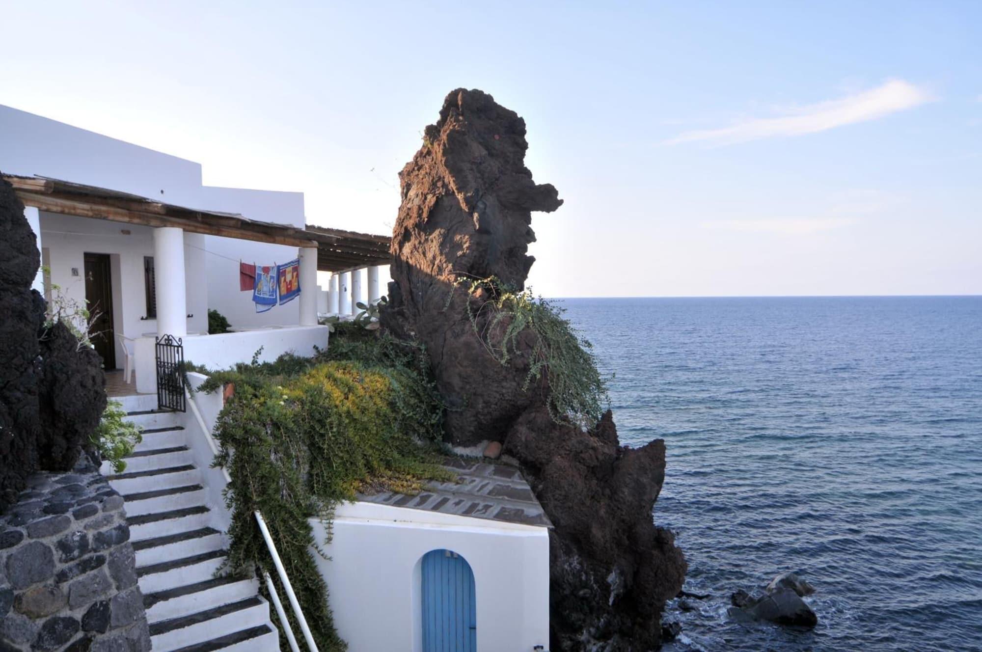 Vista Exterior Hotel Villaggio Stromboli