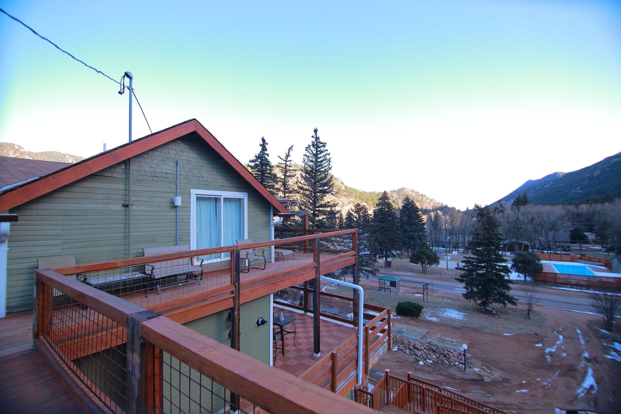 Vista Exterior The Green Mountain Falls Lodge