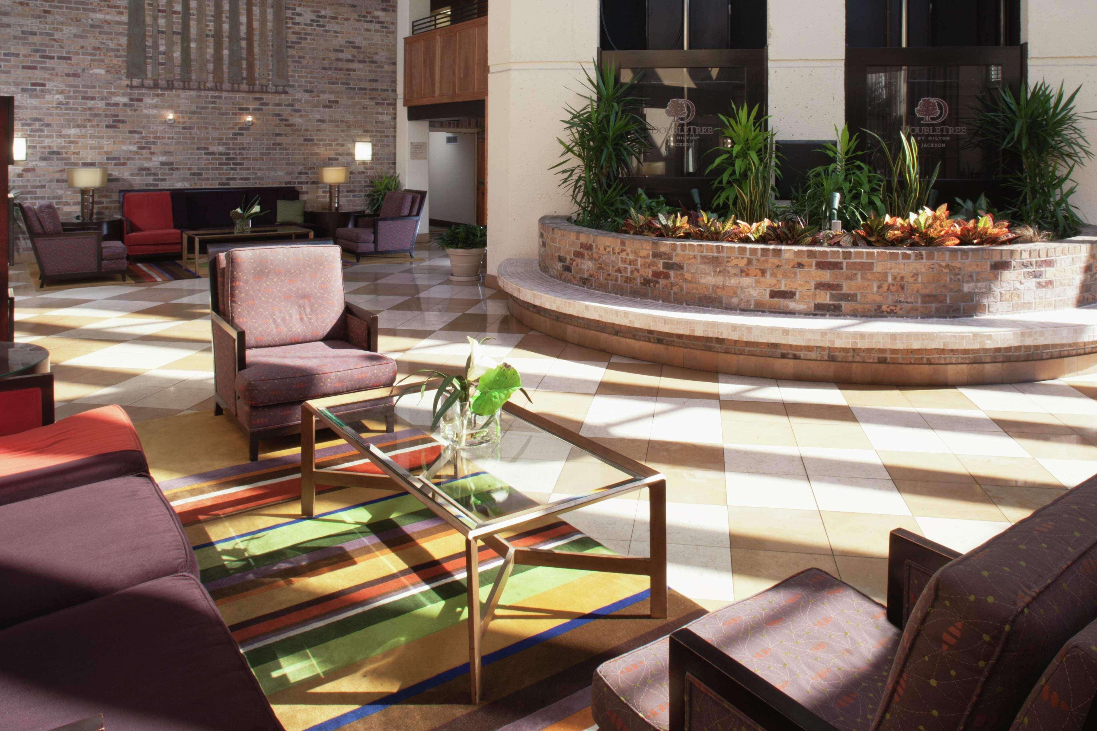 Vista Lobby Doubletree By Hilton Hotel Jackson