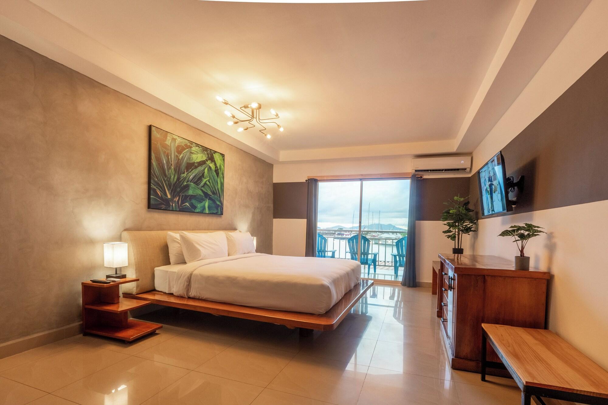 Varios MARINN Tropical Vibes Hotel