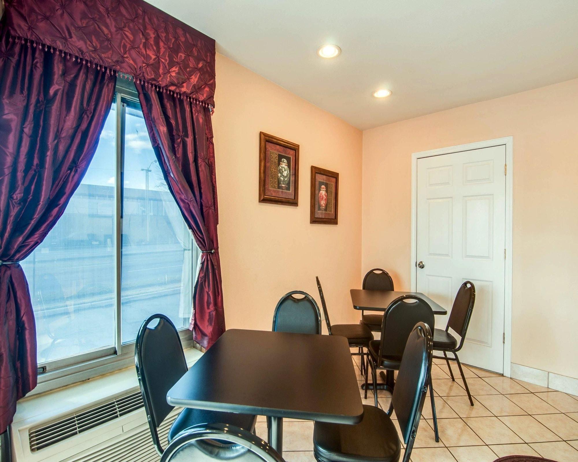 Restaurant Econo Lodge Civic Center