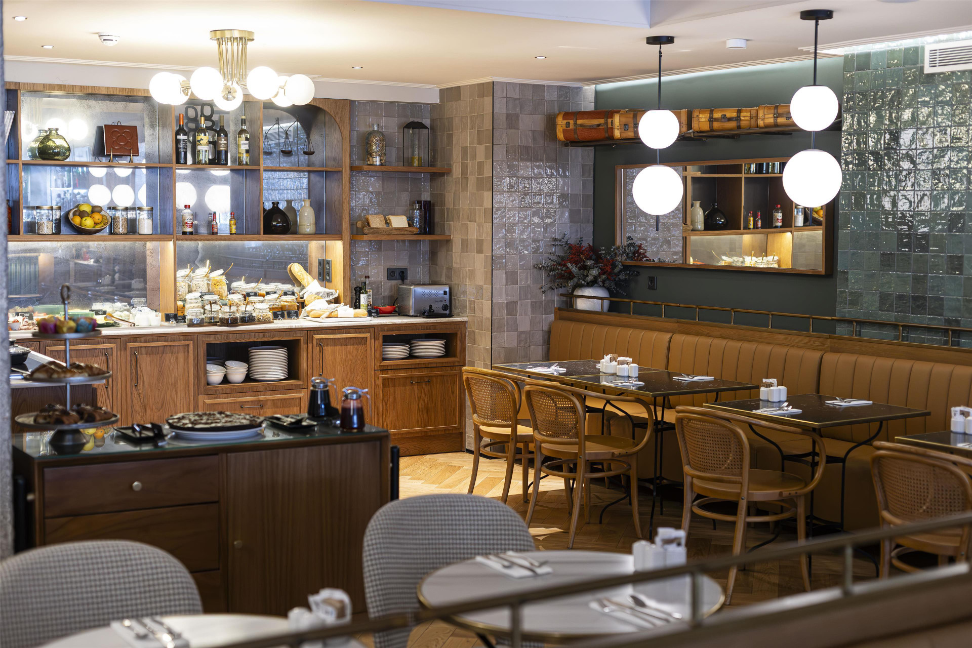 Restaurant Via Sants Hotel Barcelona, Tapestry Collection by Hilton