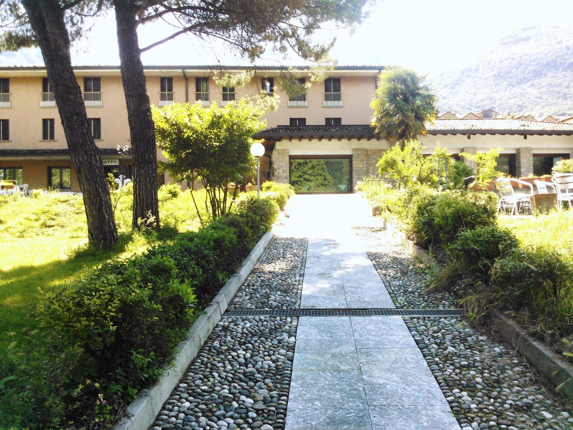 Vista Exterior Bredina