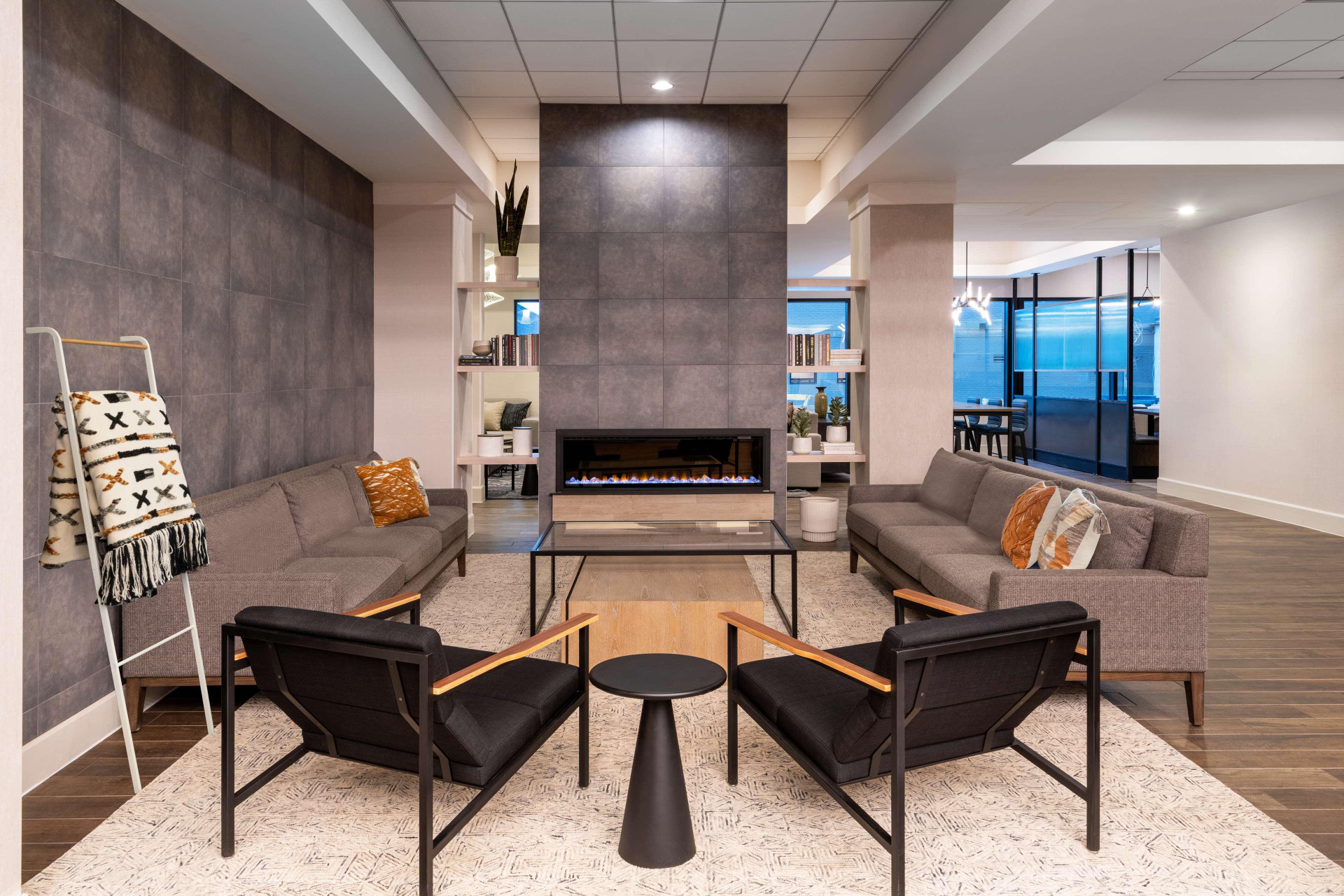 Vista Lobby DoubleTree by Hilton Denver Cherry Creek