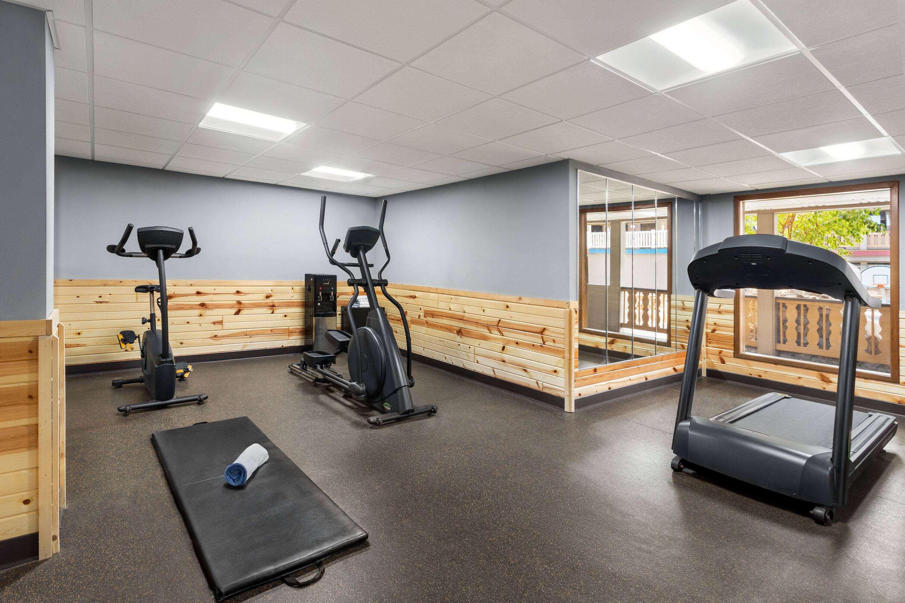 Gimnasio AmericInn by Wyndham La Crosse Riverfront-Conference Center