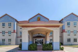 Alojamiento - Super 8 by Wyndham Alvarado