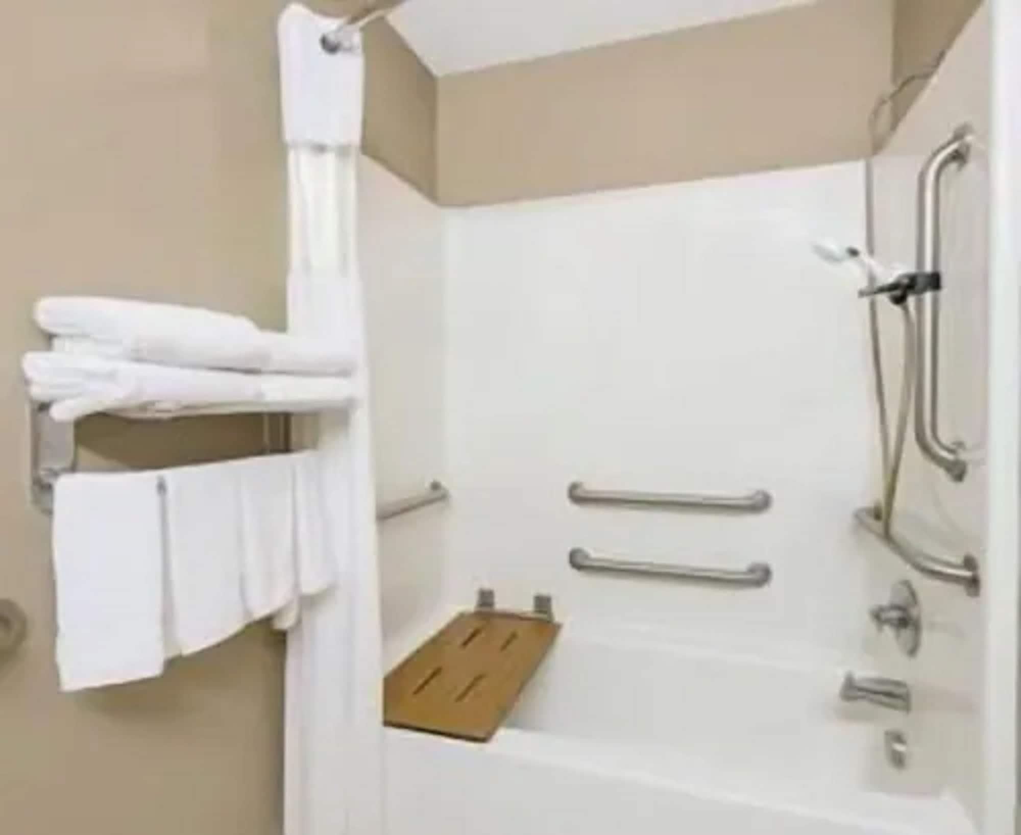 Equipamiento de Habitación Microtel Inn & Suites by Wyndham Hazelton/Bruceton Mills