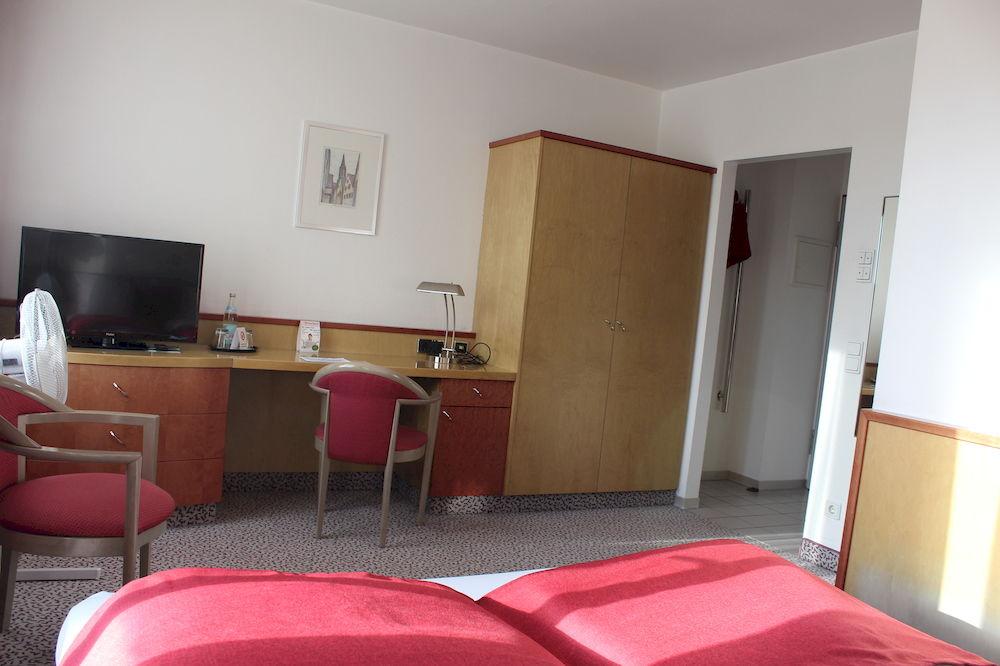 Set de Habitación LeoMar Hotel