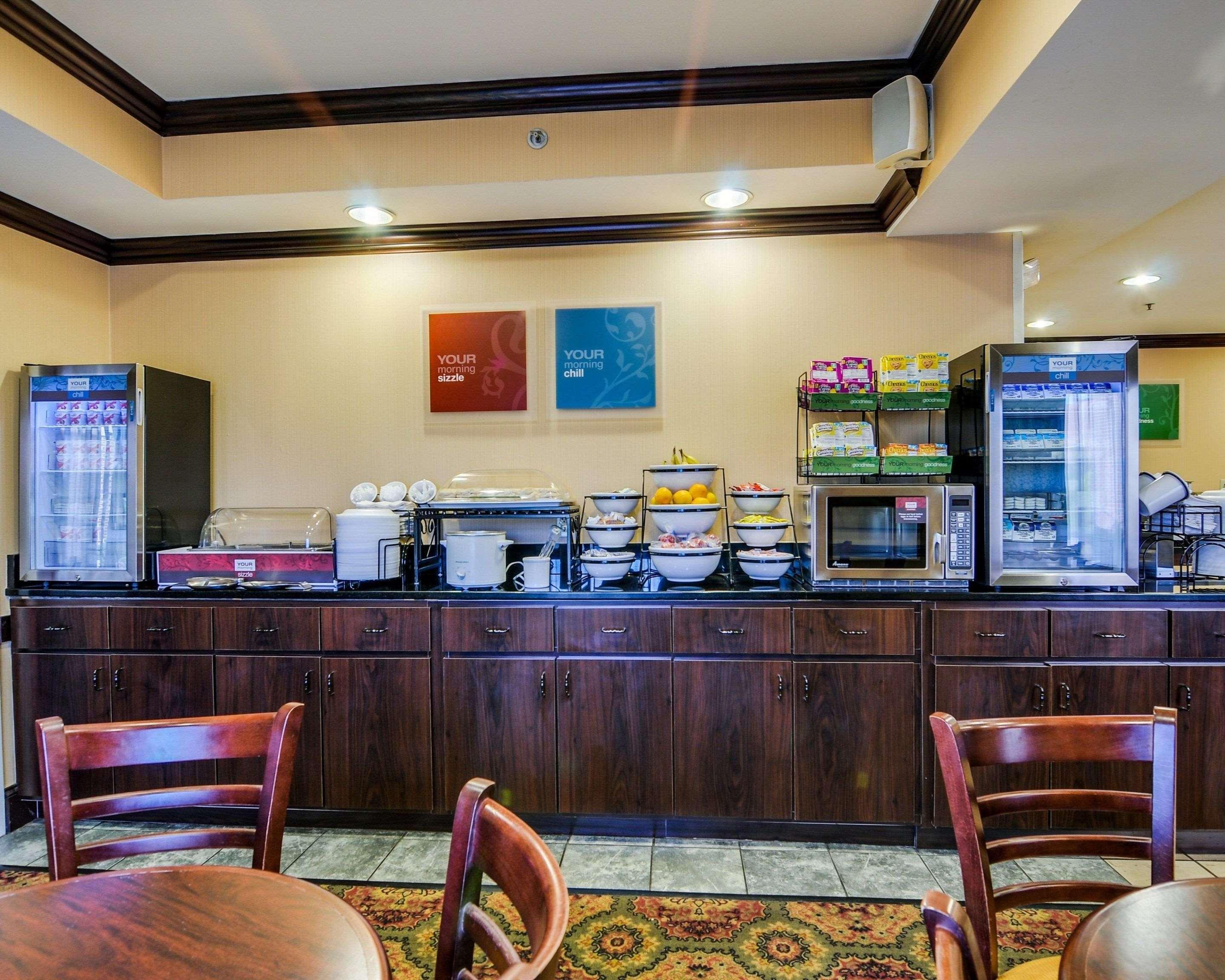 Restaurant Comfort Inn & Suites Hillsville I-77