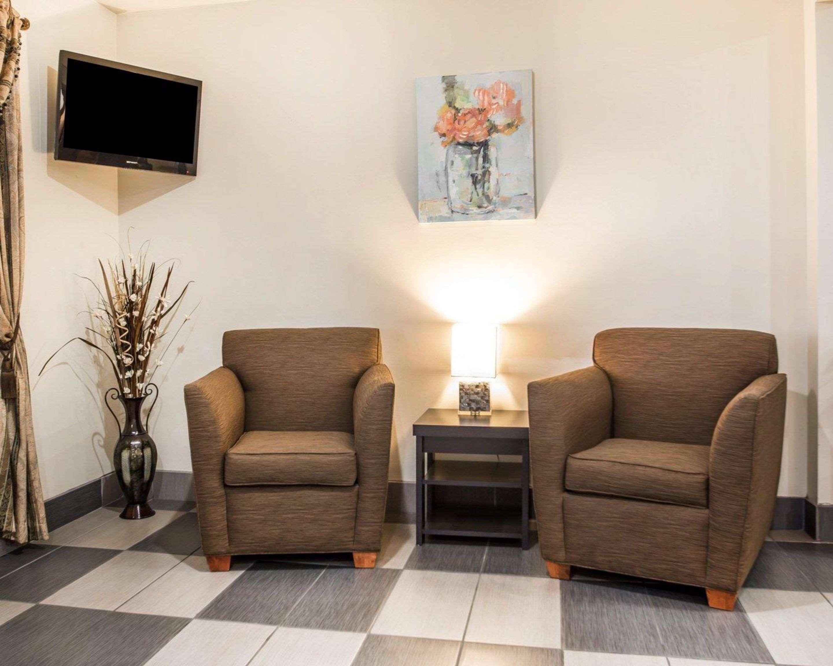 Vista Lobby Quality Inn Mauston I-90