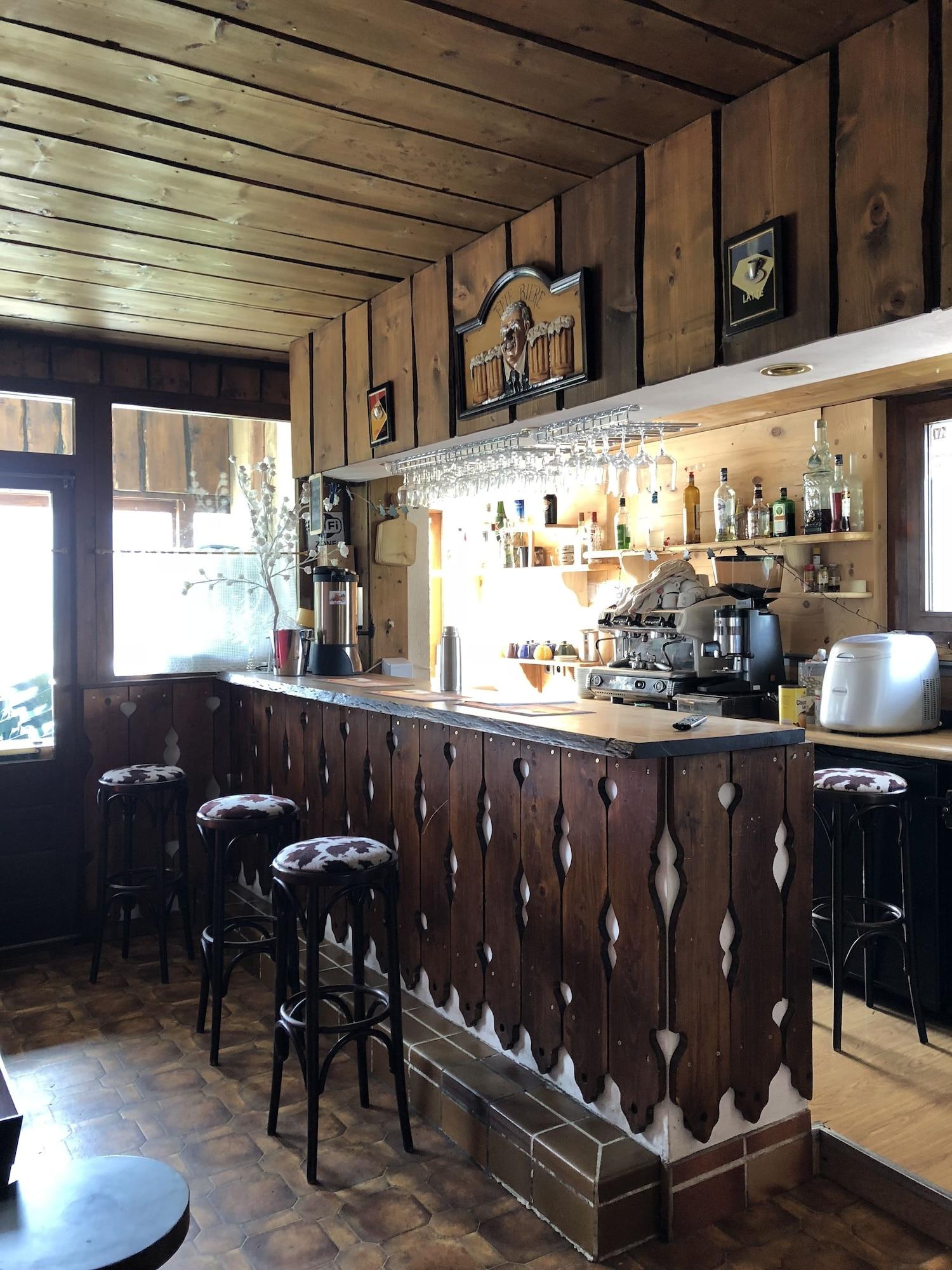 Bar/Salón Hôtel La Bergerie
