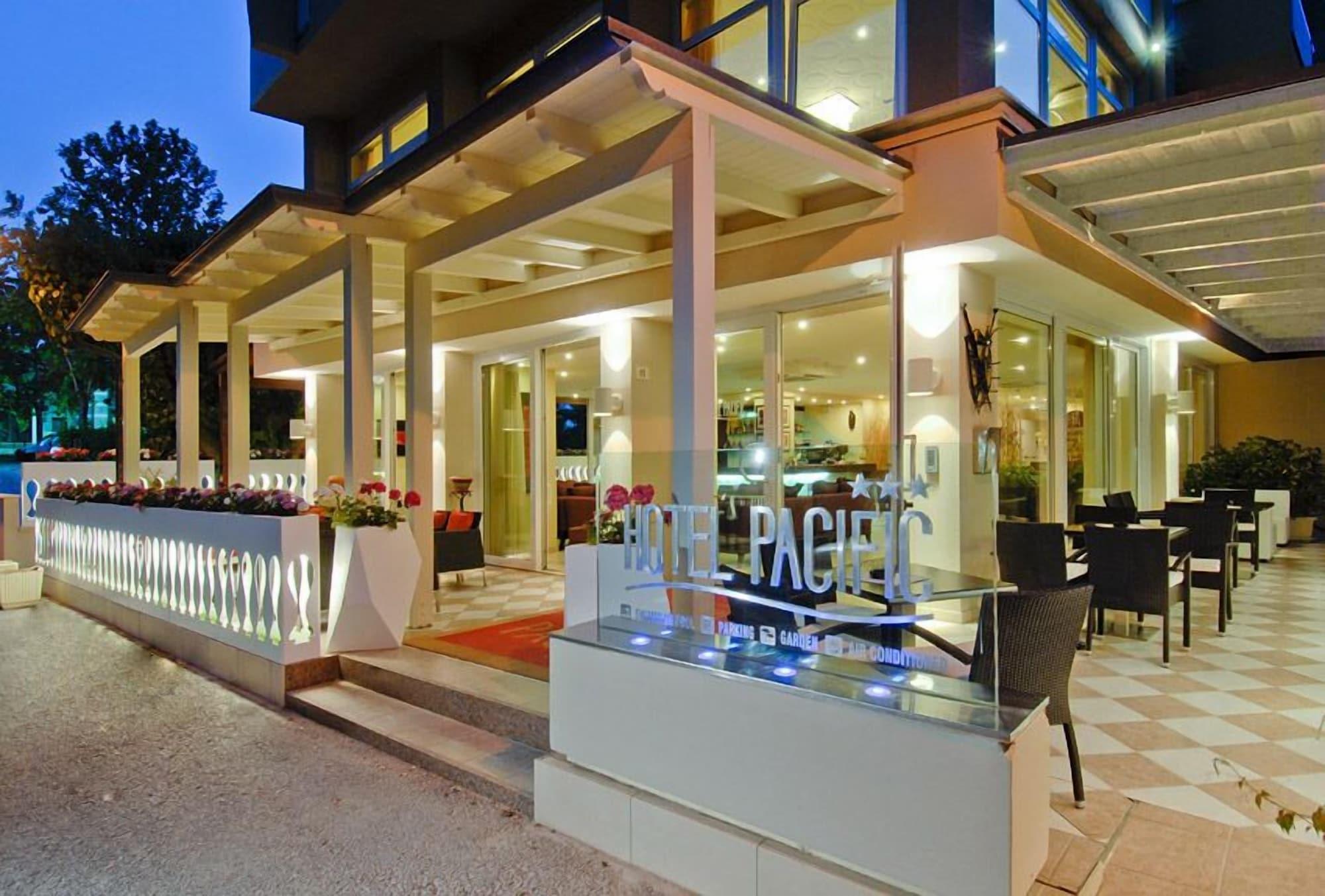 Vista Exterior Hotel Pacific