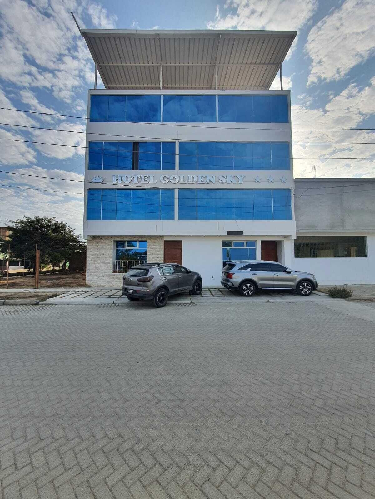 Varios Hotel Golden Sky