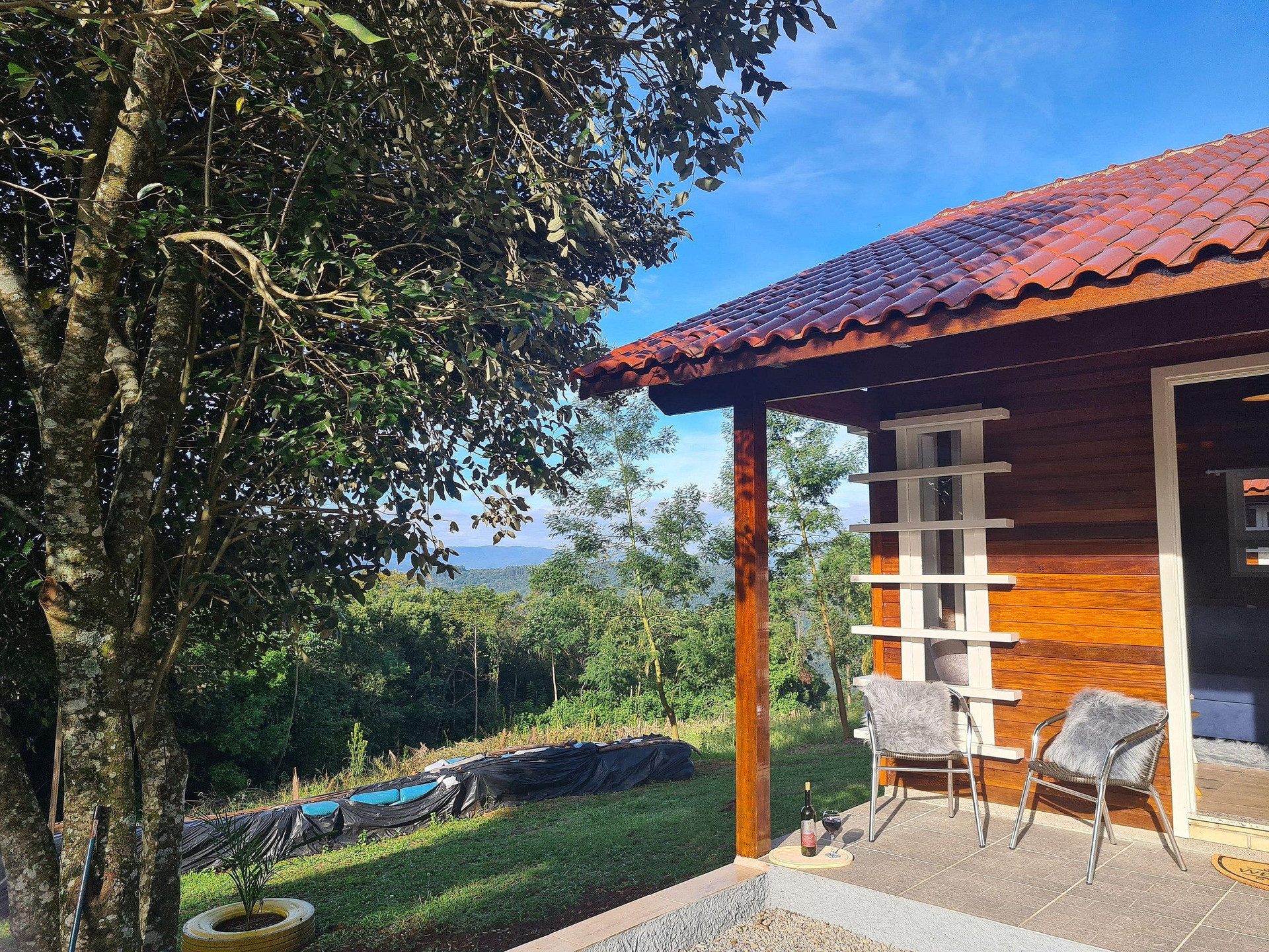 Vista Exterior Chalé Hortênsia - BANHEIRA DE HIDROMASSAGEM
