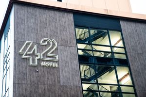 Alojamiento - 42 Hotel