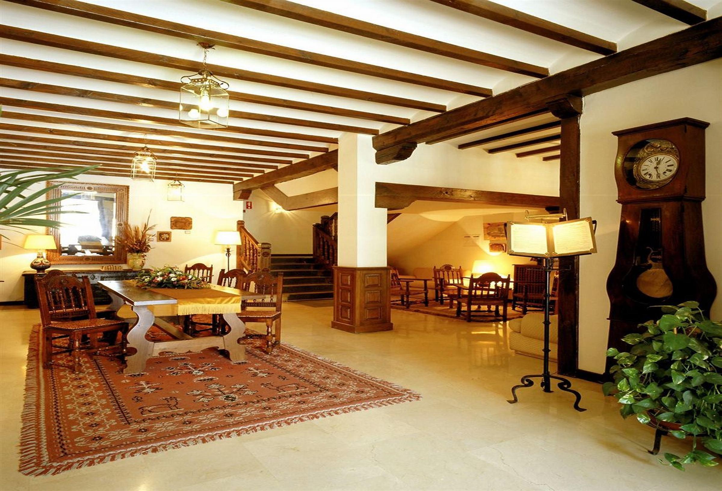 Vista Lobby Parador de Santillana del Mar