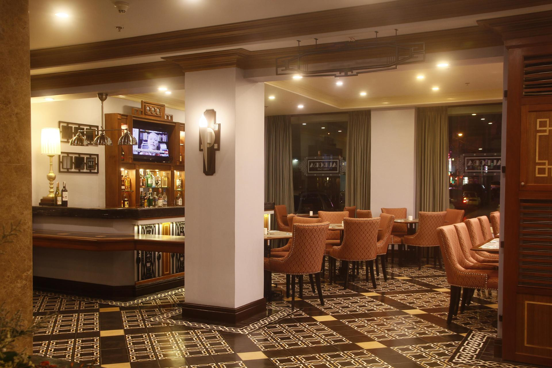 Restaurant Herald Suites Polaris