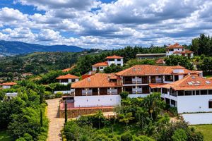 Alojamiento - Hotel PUENTE PIEDRA PARK