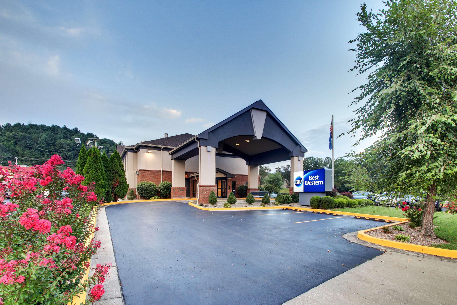 Vista Exterior Best Western Eagles Inn