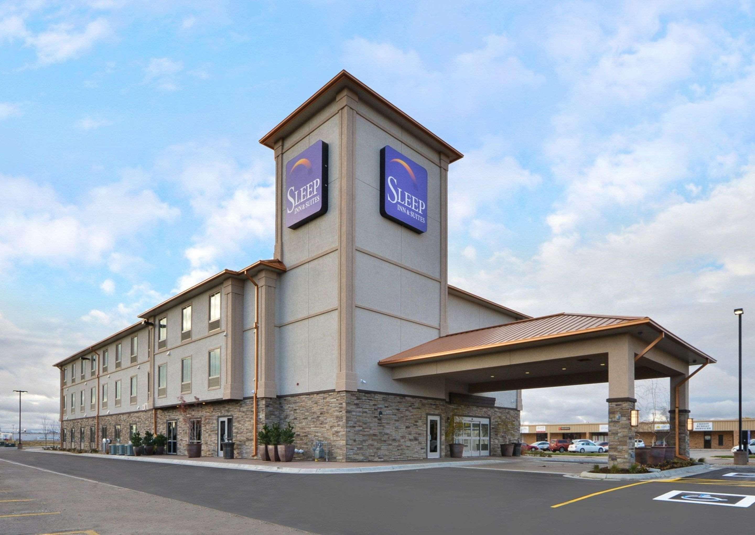Vista Exterior Sleep Inn & Suites & Conference Center