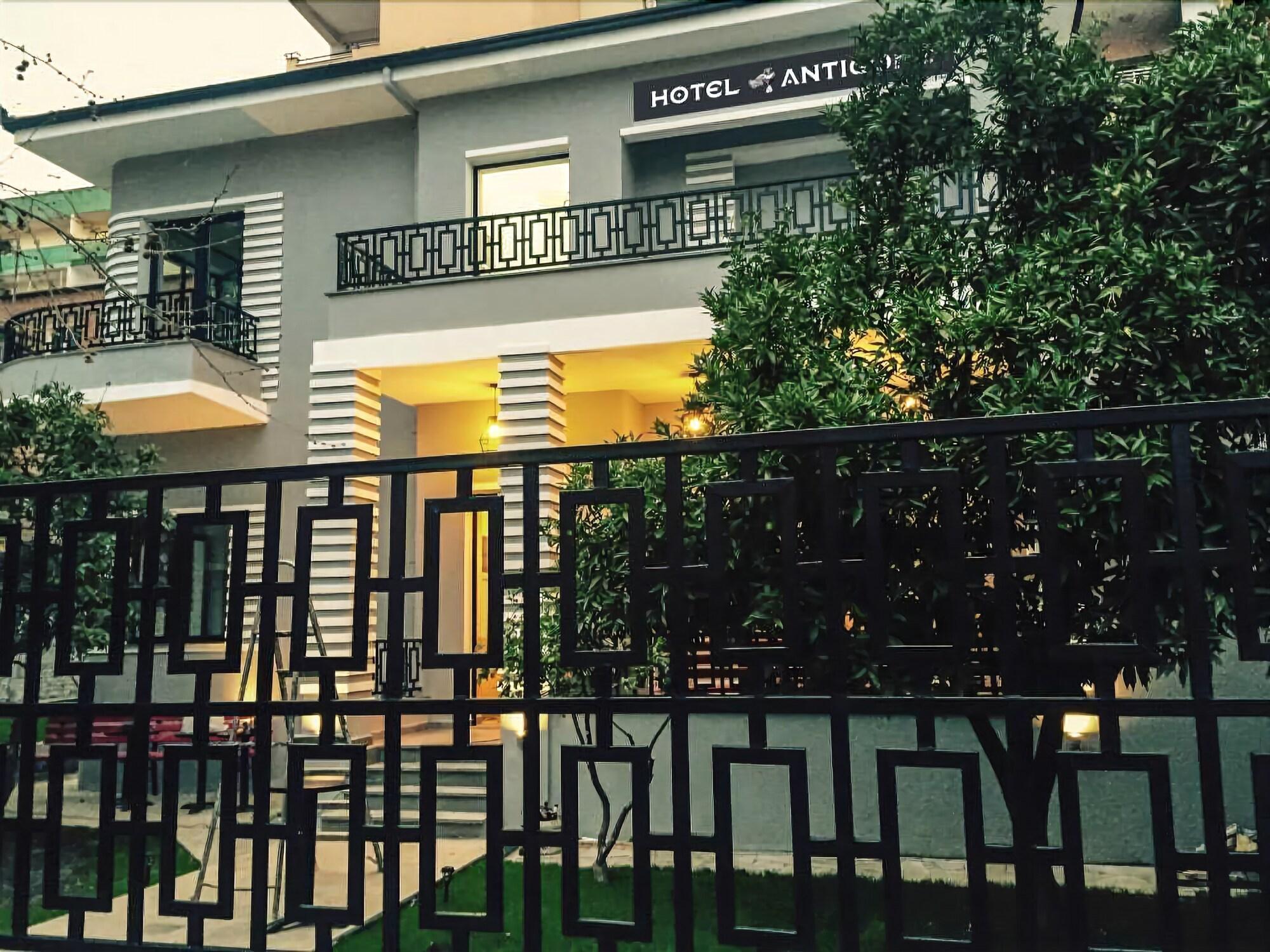 Vista Exterior Hotel Antigone