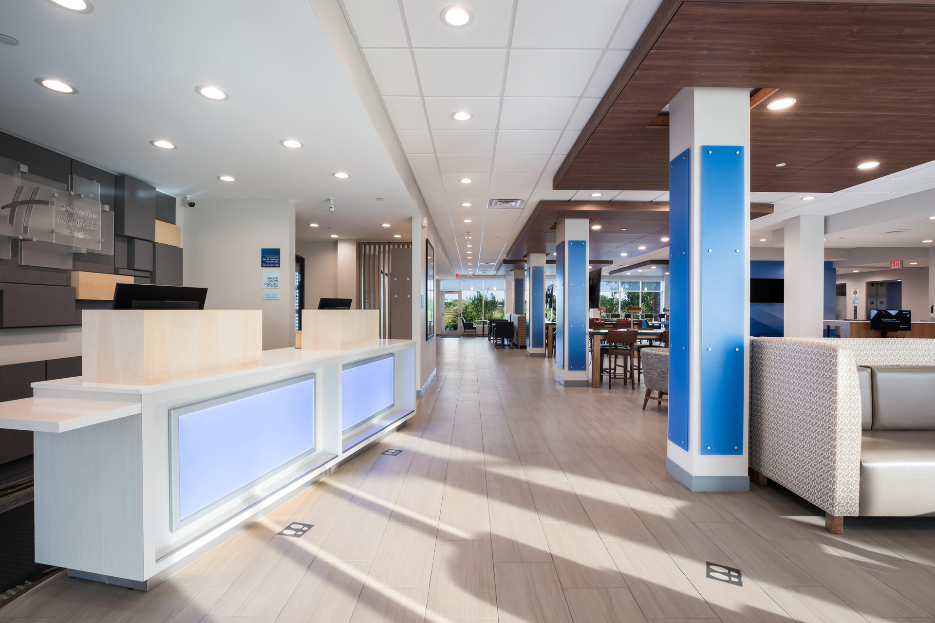 Vista Exterior Holiday Inn Express & Suites Chicago - Hoffman Estates by IHG