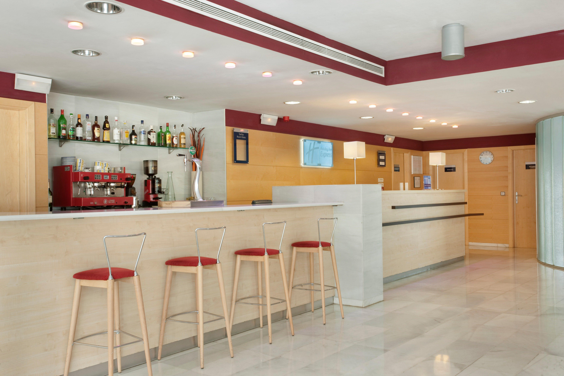 Bar/Salón Holiday Inn Express Madrid-Alcorcón by IHG