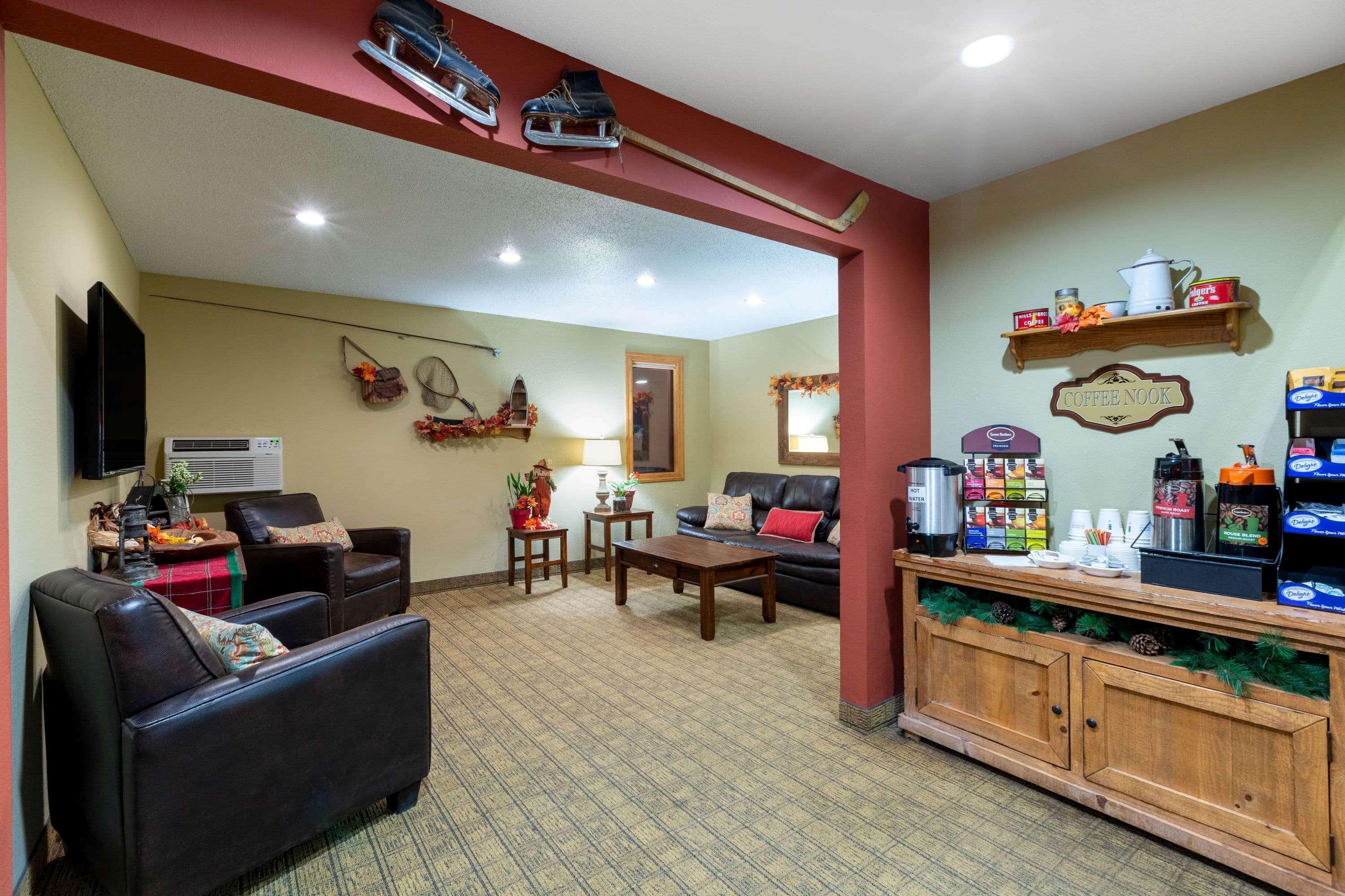 Vista Lobby Super 8 by Wyndham Bemidji MN