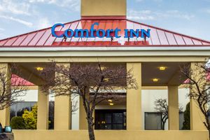 Alojamiento - Comfort Inn Alliance