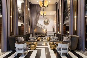 Alojamiento - Empire Hotel