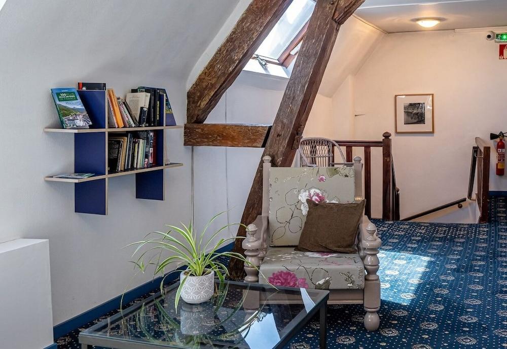 Vista Lobby Logis Hotel Central Montargis