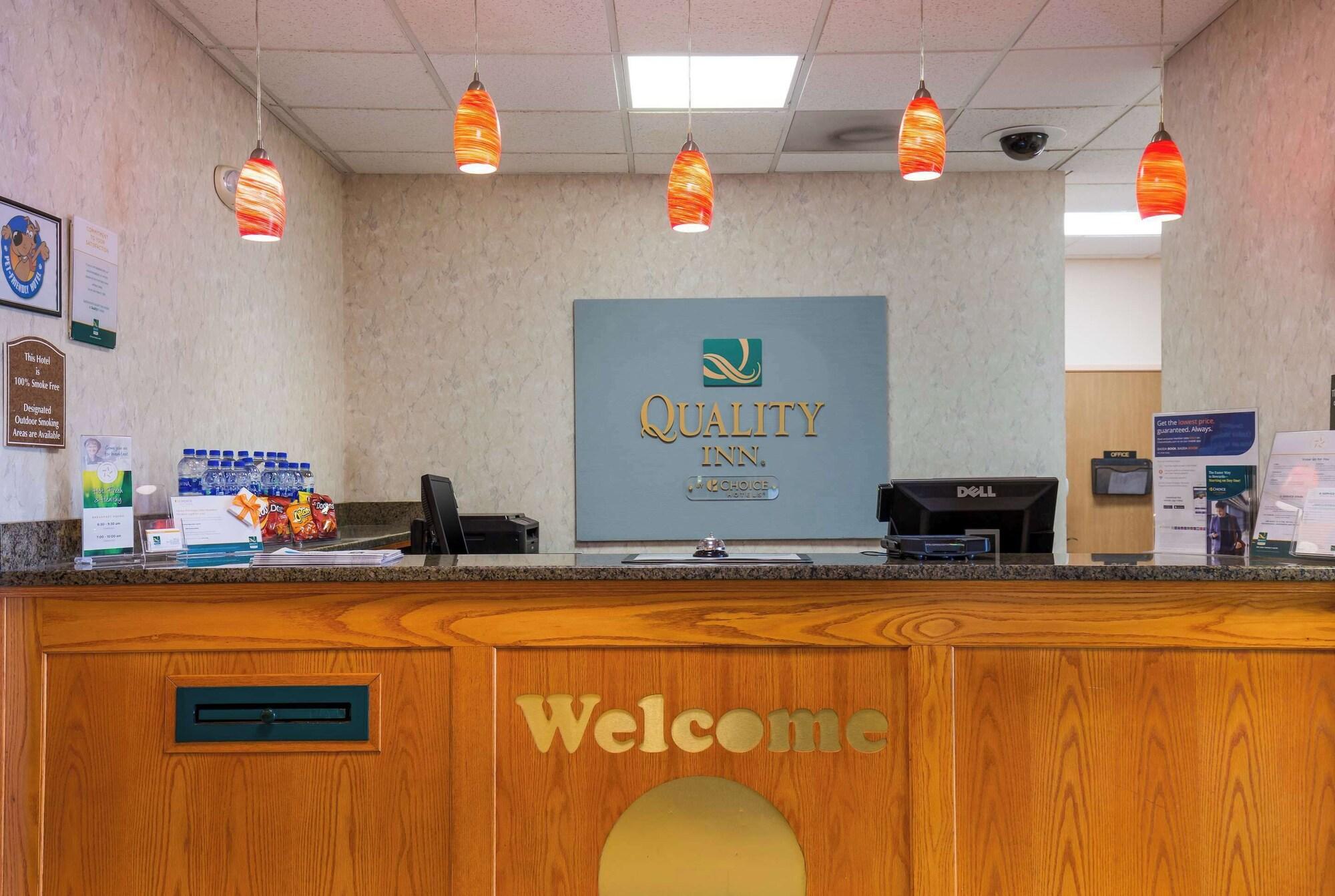 Vista Lobby Quality Inn I-70 Near Kansas Speedway