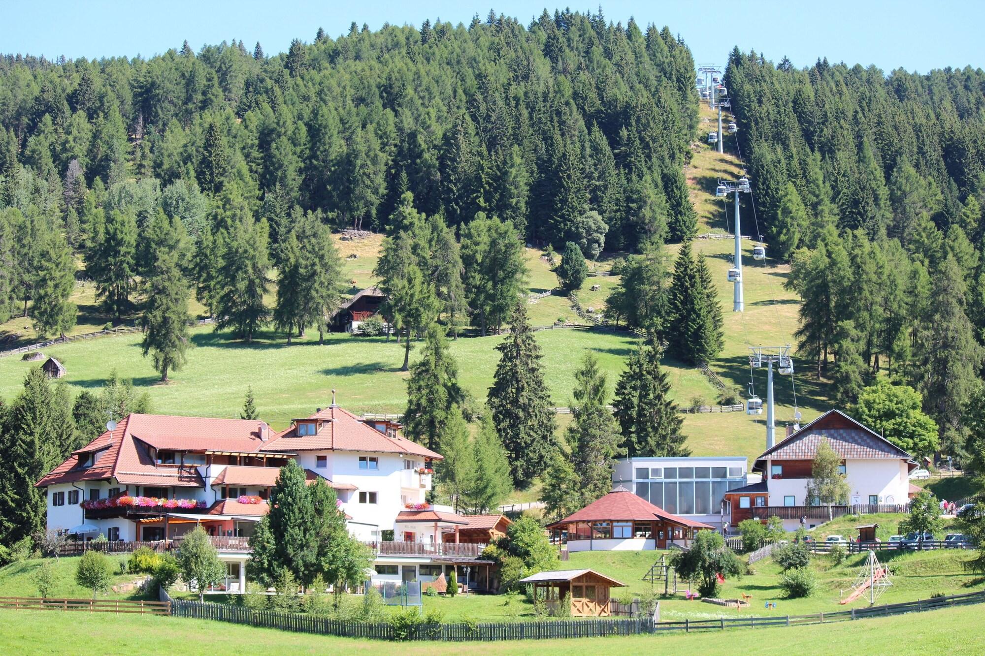 Vista Exterior Berghotel Zum Zirm