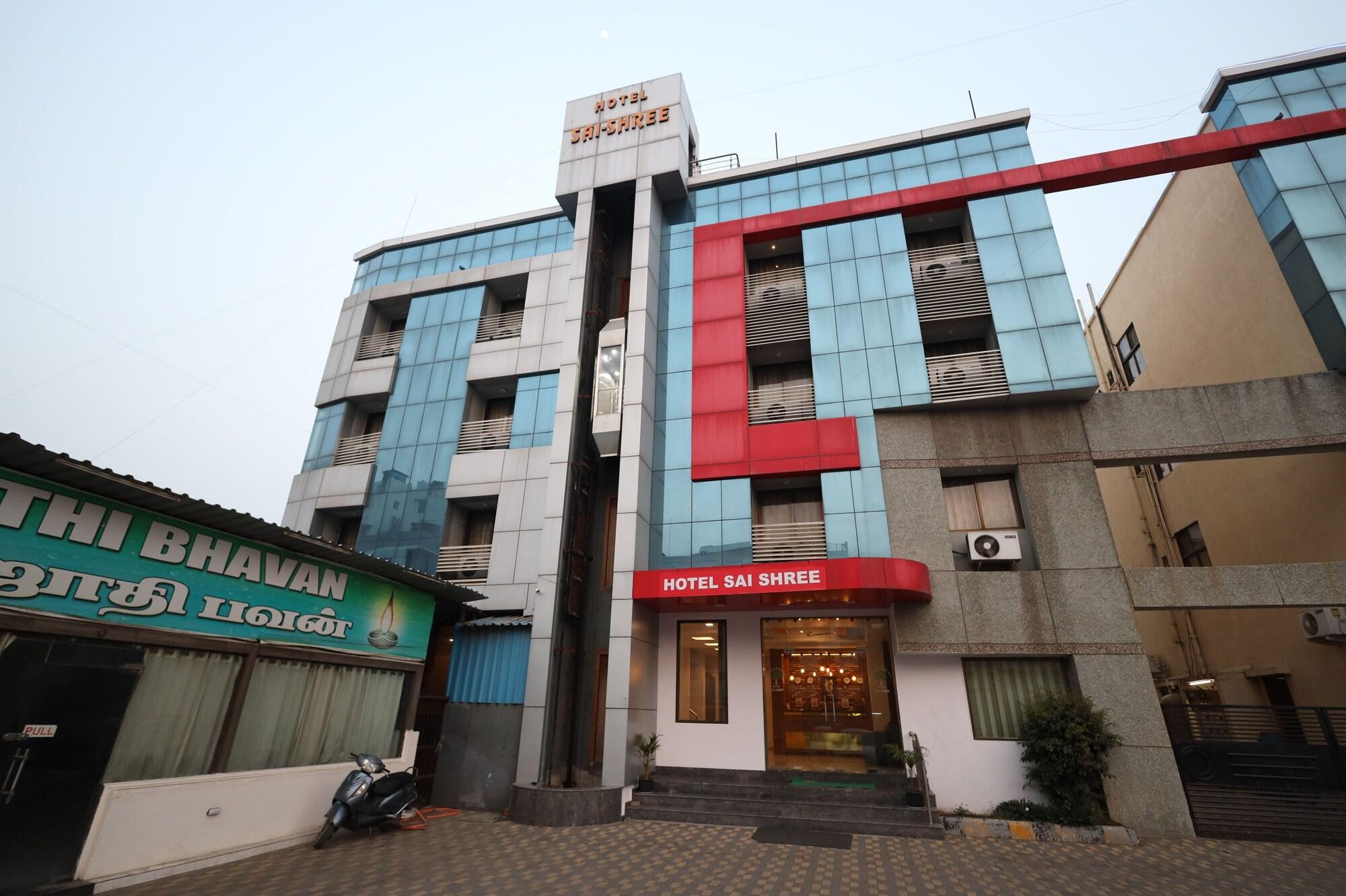 Varios Saishree Hotel