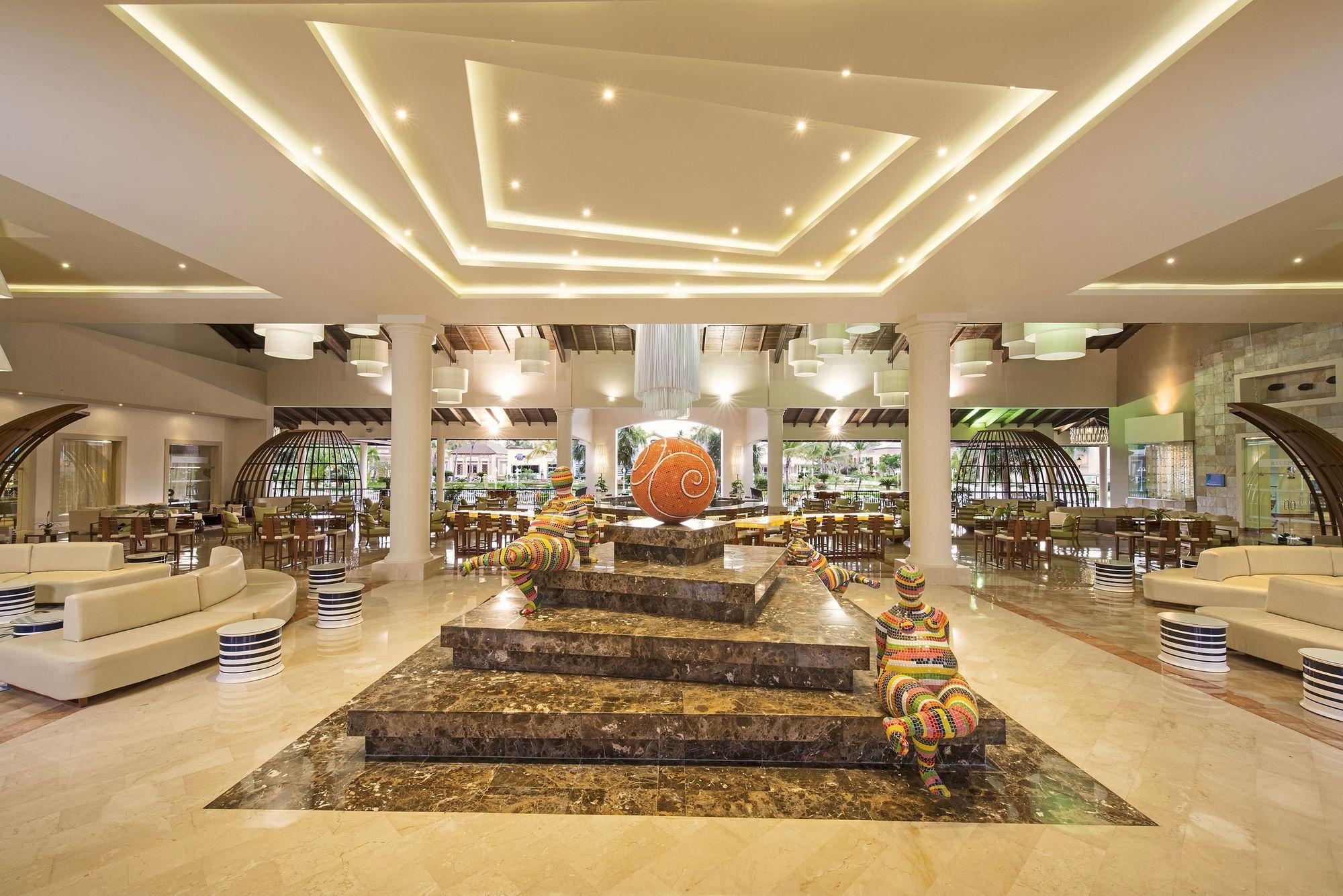 Vista Lobby Ocean Blue & Sand Beach Resort All Inclusive