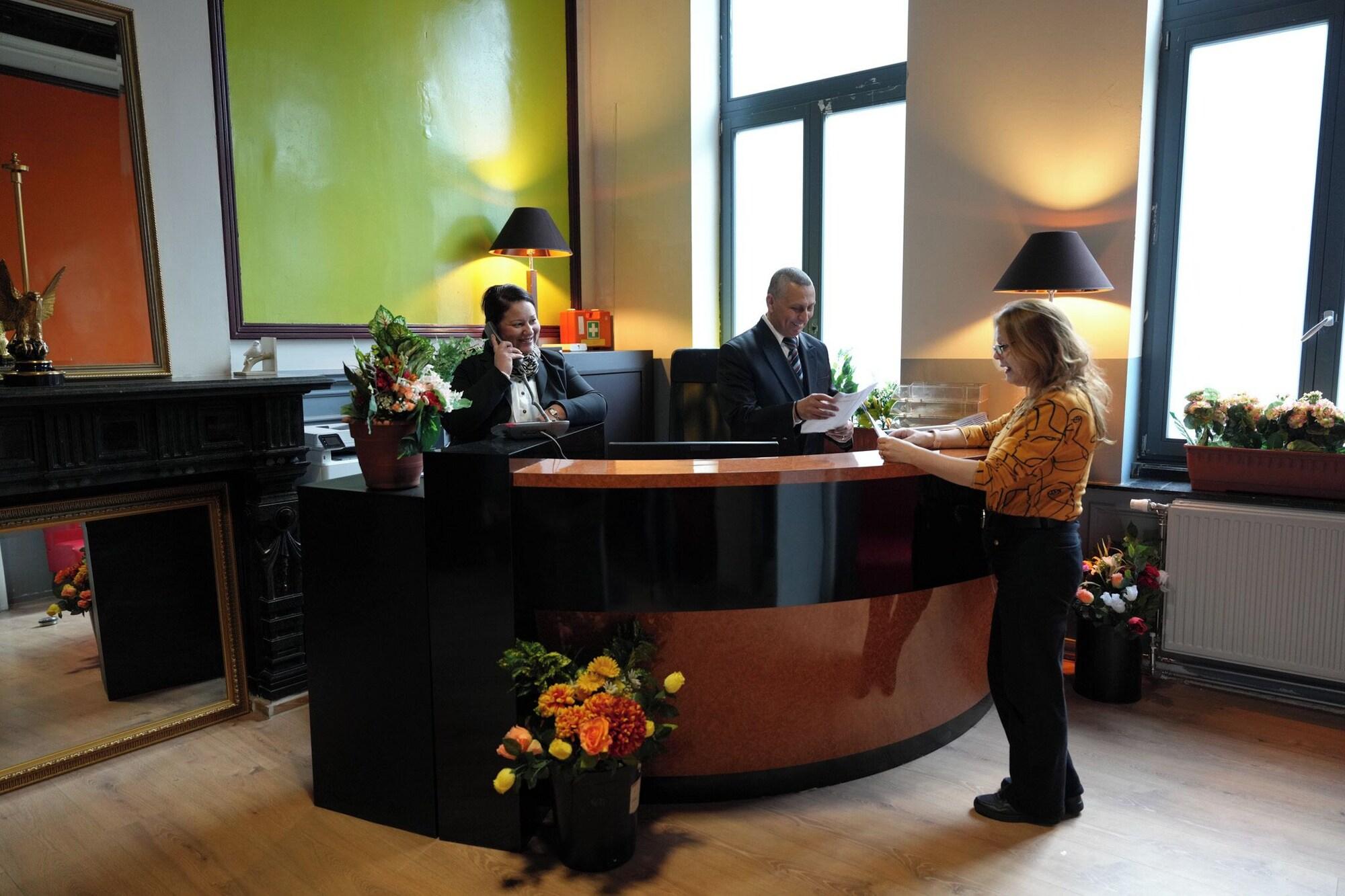 Vista Lobby YOUR HOSTEL auberge de jeunesse