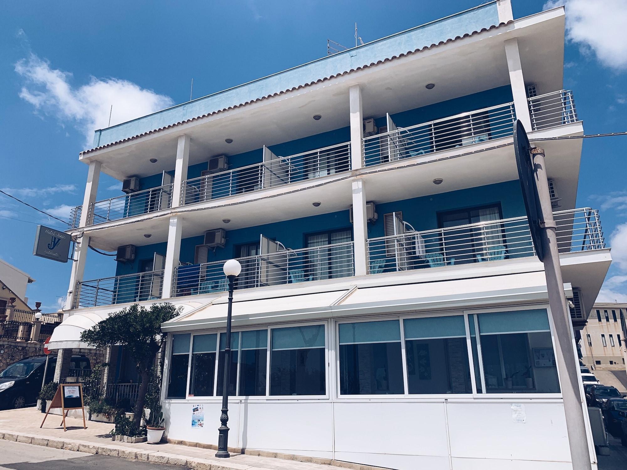 Varios Hotel Jonic