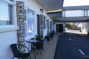 Alojamiento - White Manor Motel
