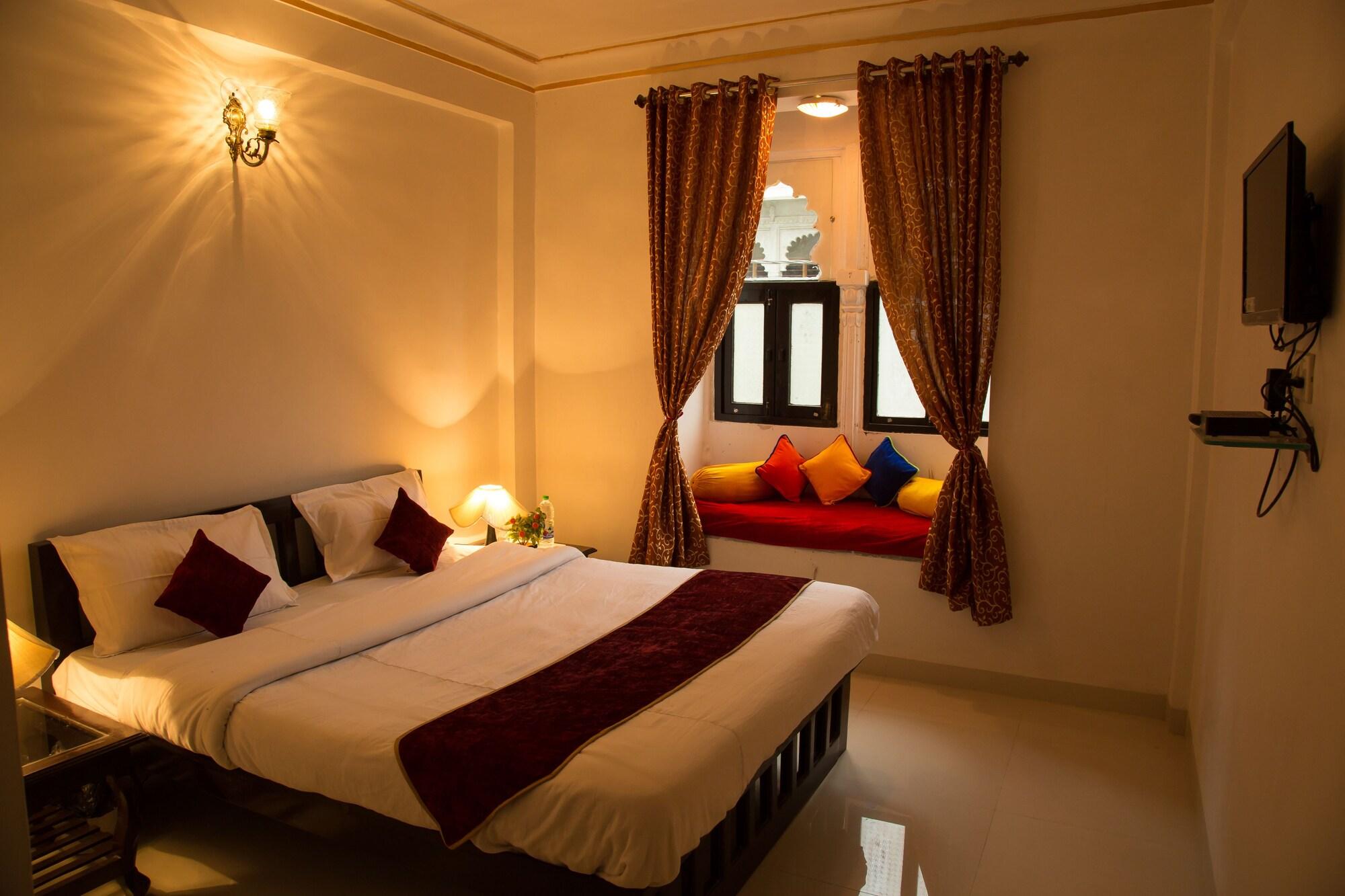 Varios Hotel Nahargarh Palace
