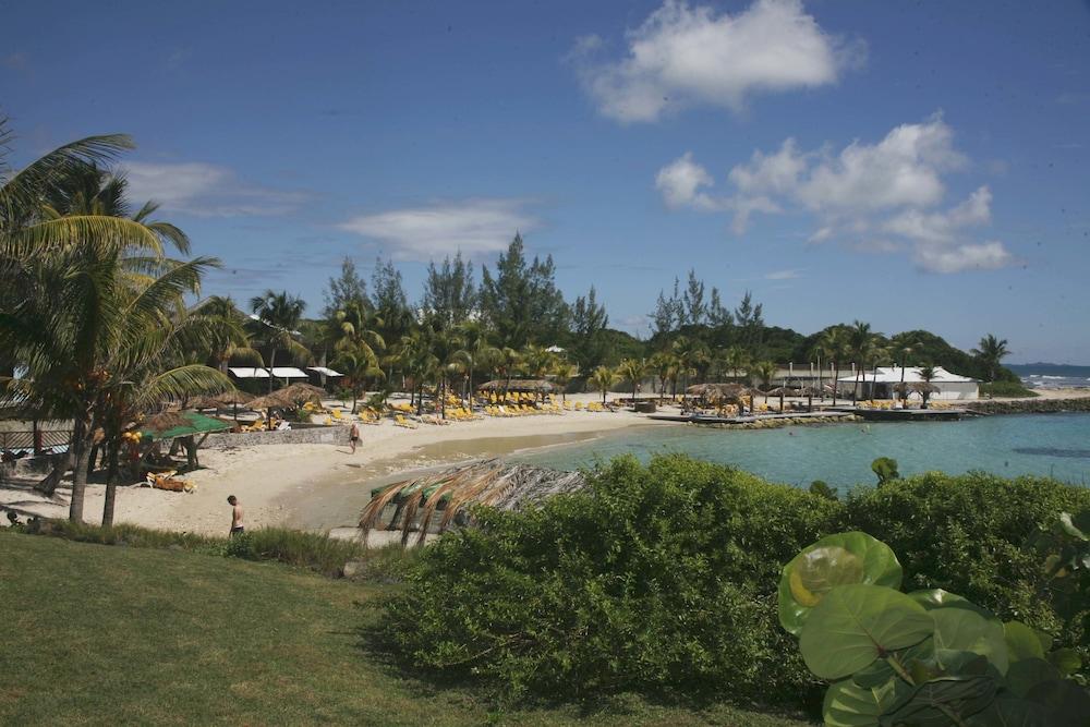 Playa Le Manganao Hotel & Residences