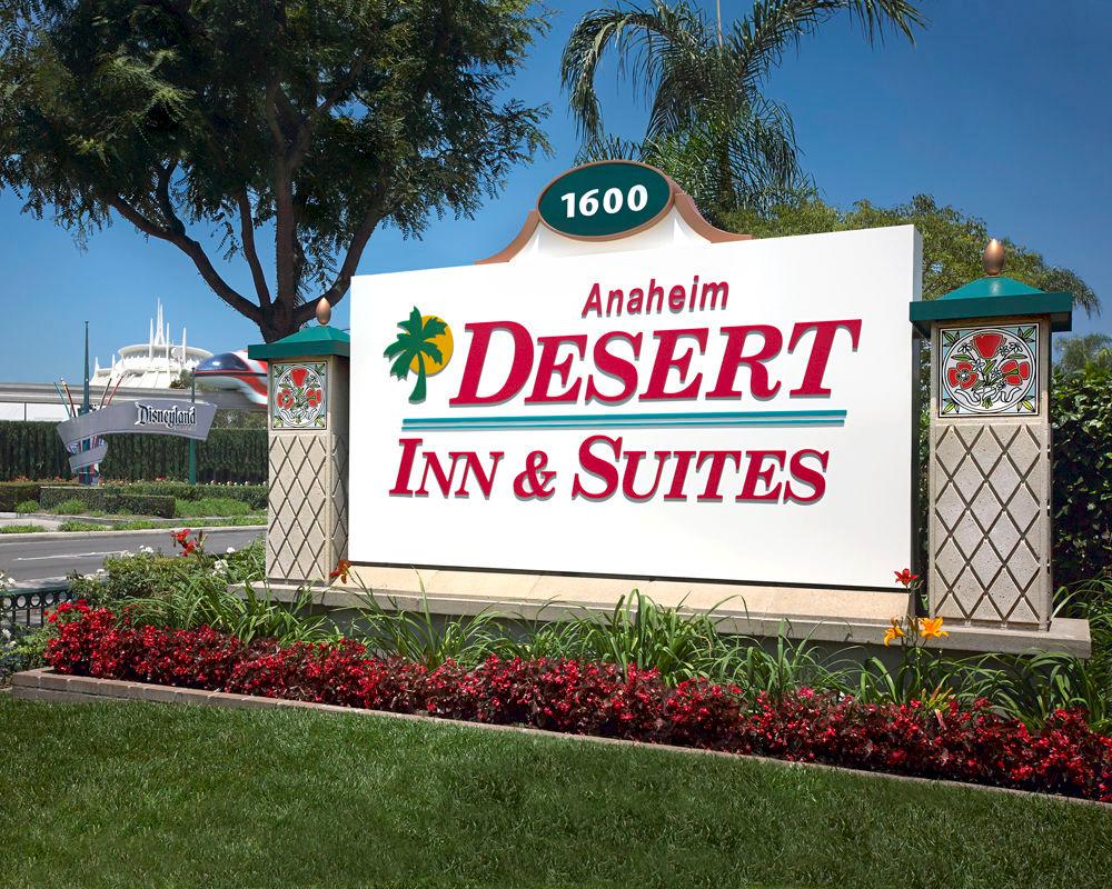 Variados (as) Anaheim Desert Inn and Suites
