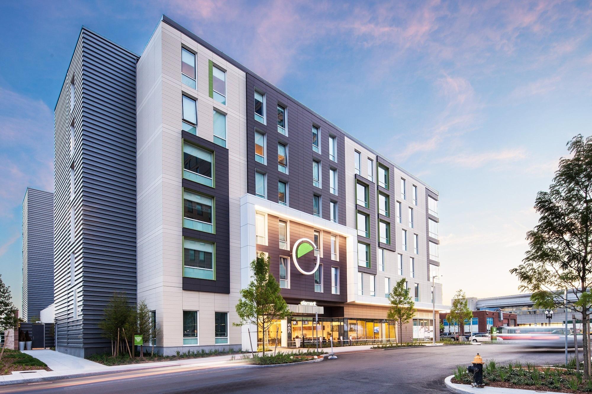 Vista Exterior Element by Marriott, Boston Seaport District