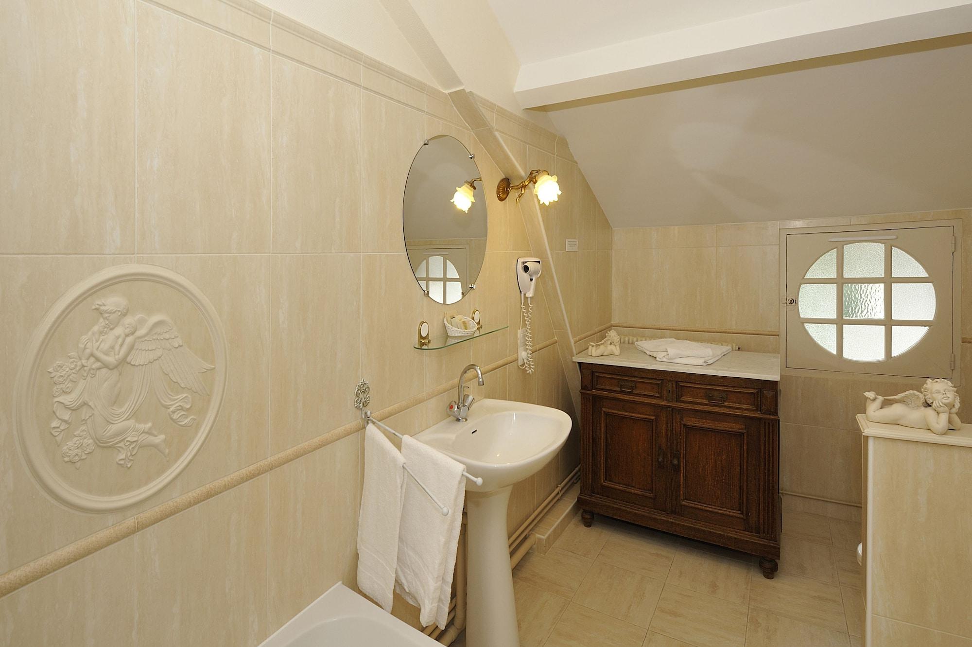 Equipamiento de Habitación Le Manoir de la Giraudière