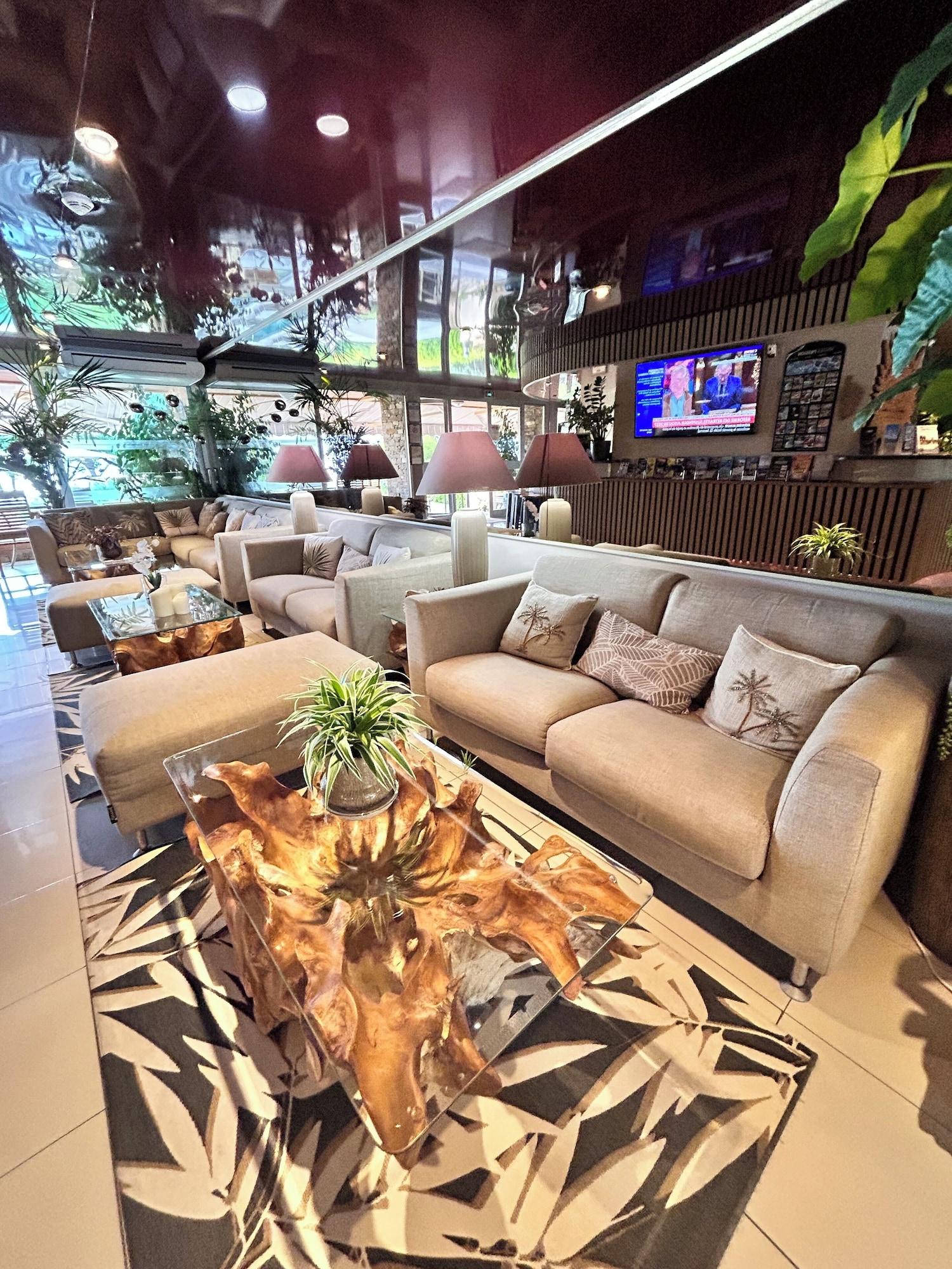 Vista Lobby Hôtel La Pinède