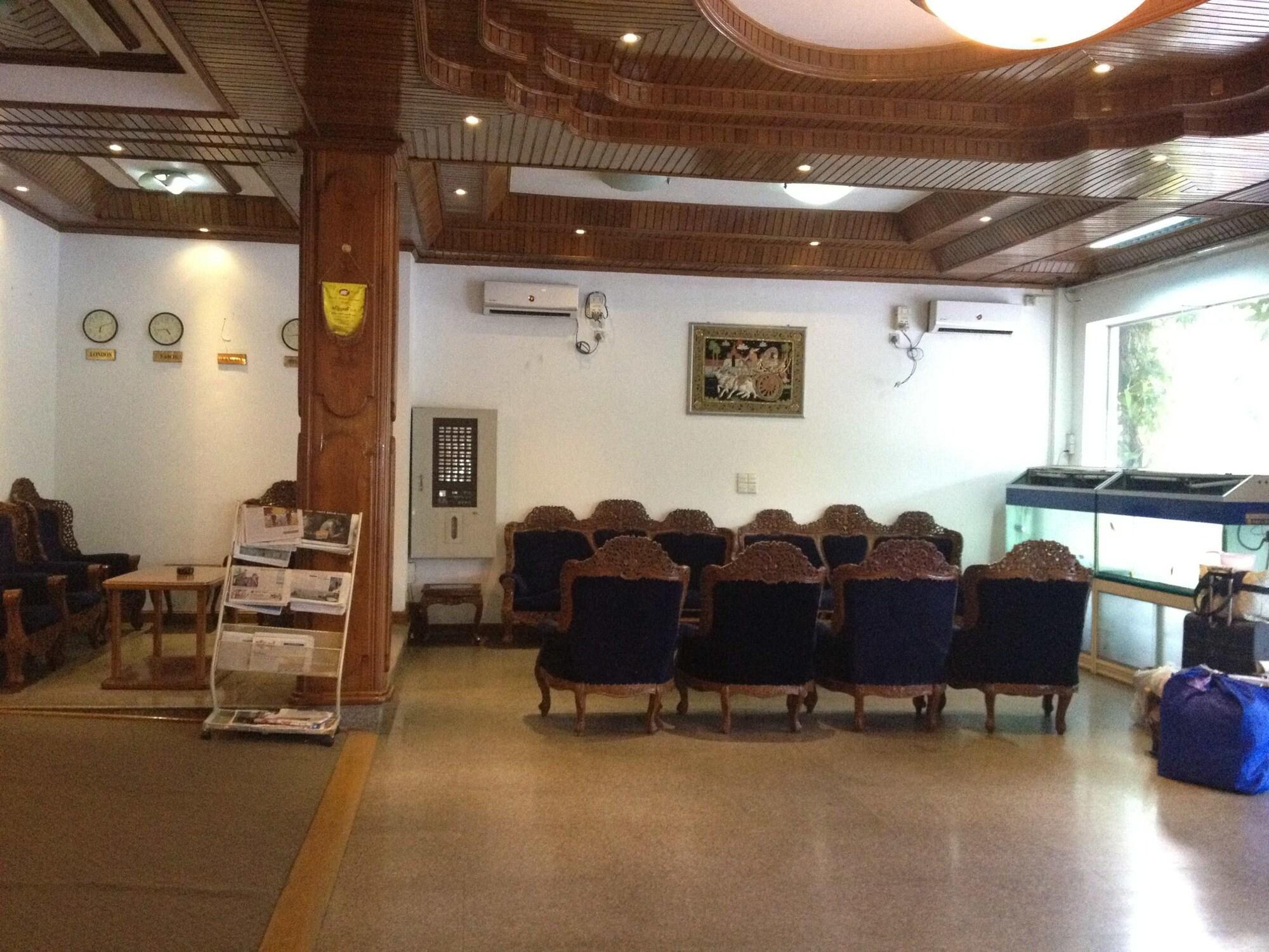 Vista Lobby Royal White Elephant Hotel