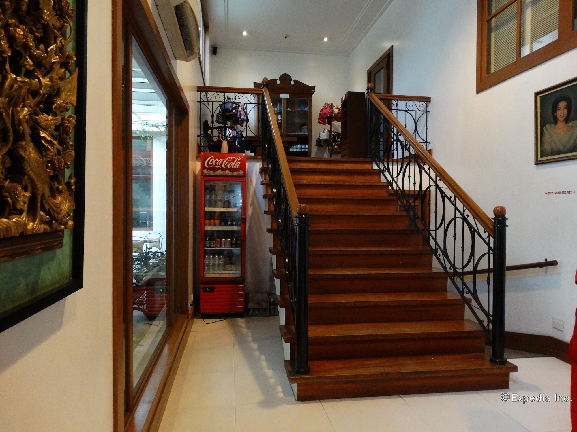 Varios Malate Pensionne