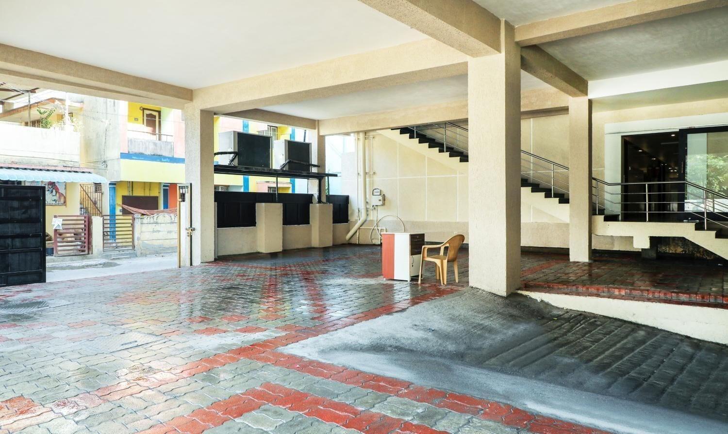 Vista Lobby Ark Inn  Residency